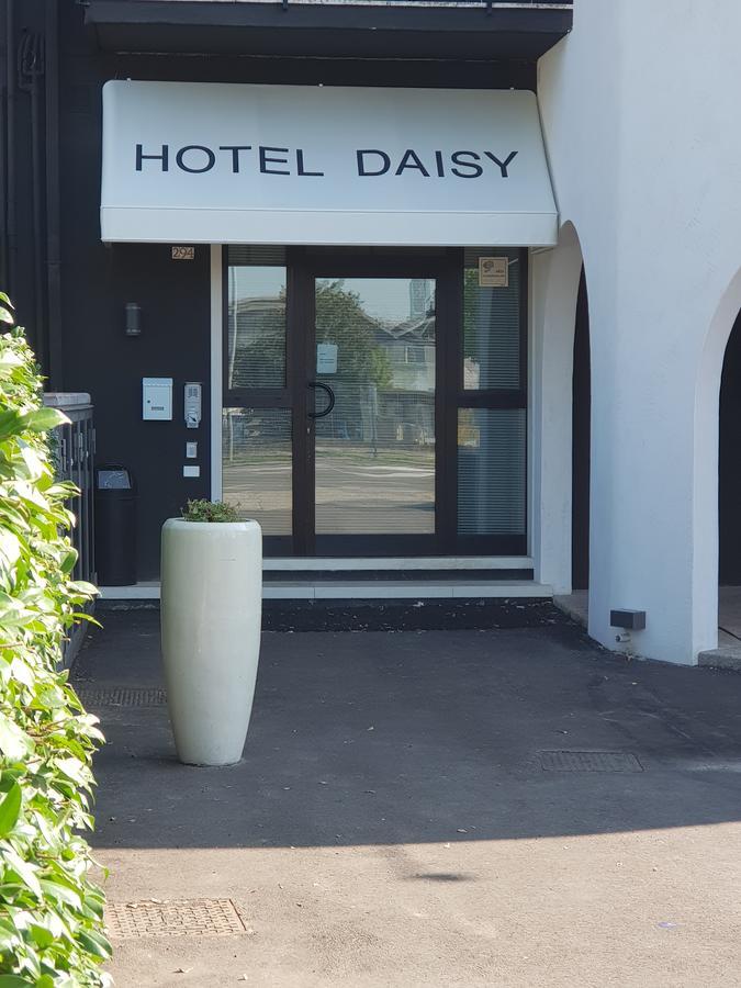 Hotel Daisy San Giovanni Lupatoto Exteriör bild